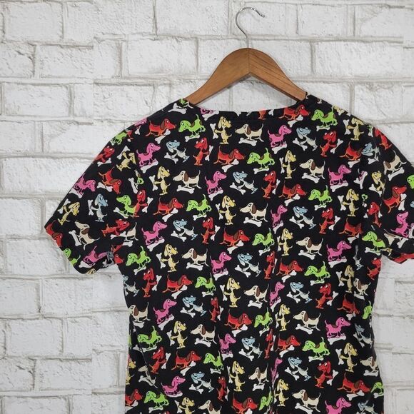 V Life dog print scrub top - Picture 8 of 10